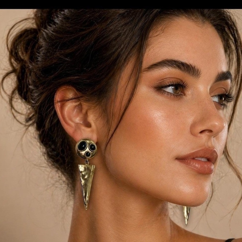 Vintage Black Cabochon Clip-On Dangle Earrings Gold Tone Runway Statement